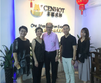 Clientes australianos visitaron la empresa CENHOT